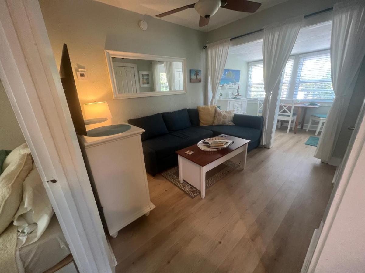 Pag Beachhouse Rentals St. Pete Beach Exteriör bild