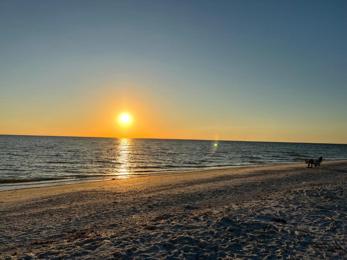 Pag Beachhouse Rentals St. Pete Beach Exteriör bild