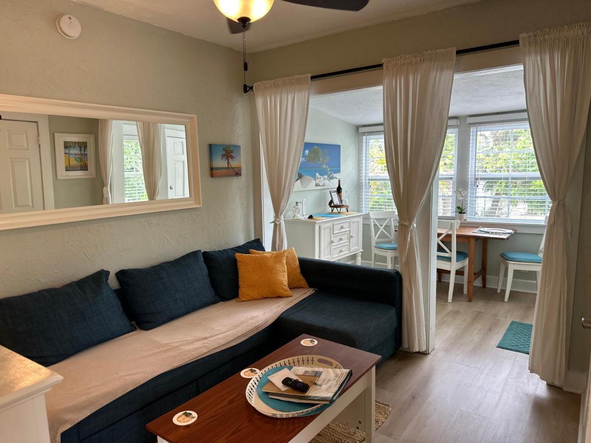 Pag Beachhouse Rentals St. Pete Beach Exteriör bild