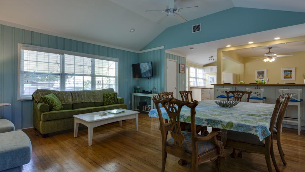 Pag Beachhouse Rentals St. Pete Beach Exteriör bild