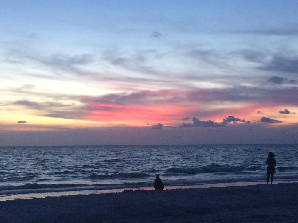 Pag Beachhouse Rentals St. Pete Beach Exteriör bild