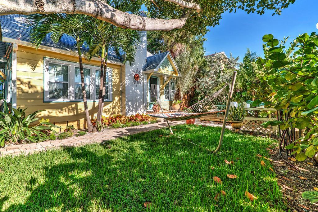 Pag Beachhouse Rentals St. Pete Beach Exteriör bild