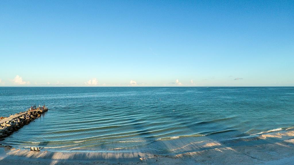 Pag Beachhouse Rentals St. Pete Beach Exteriör bild